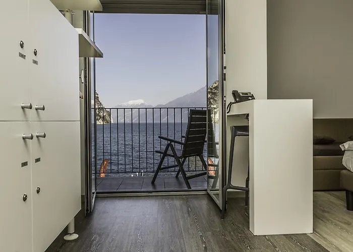 Campione Univela Rooms & Beds - Private Beach
