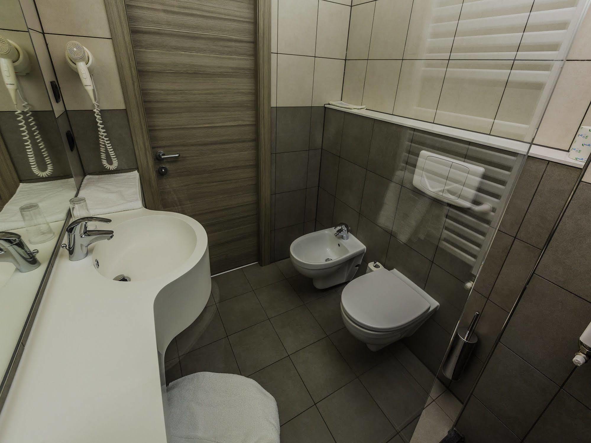 Campione Univela & Beds - Private Hostel Tremosine