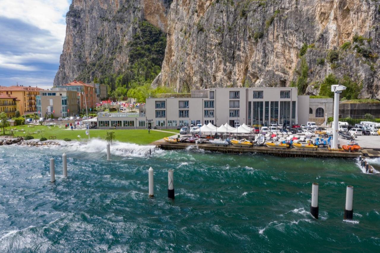 Campione Univela Rooms & Beds - Private Beach Hostel Tremosine