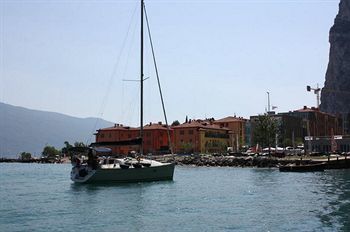 Hostel Campione Univela Rooms & Beds - Private Beach *