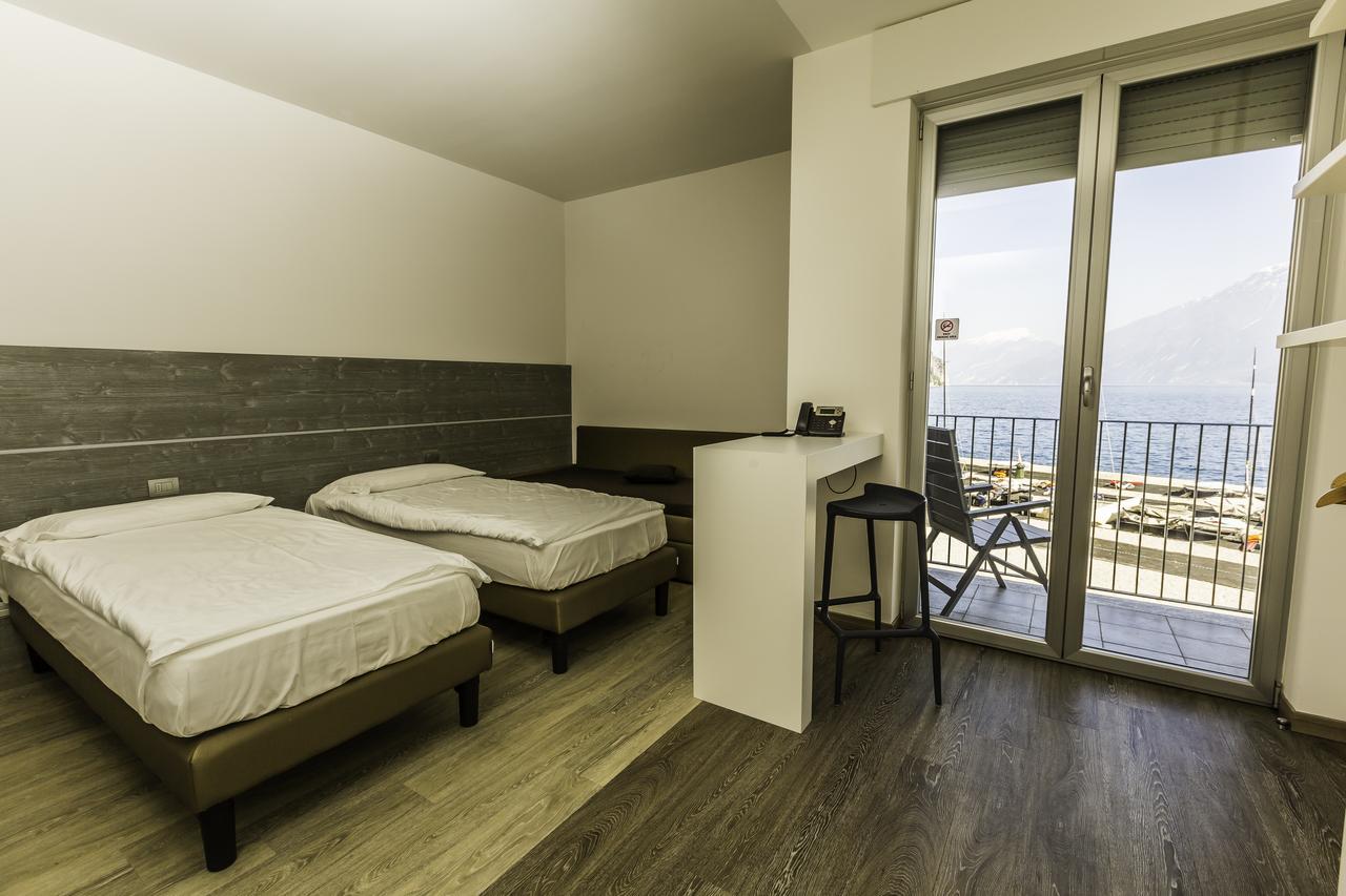 Campione Univela Rooms & Beds - Private Beach Hostel Tremosine