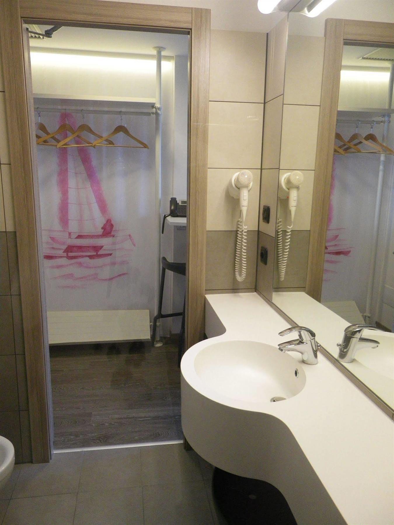 Hostel Campione Univela Rooms & Beds - Private Beach